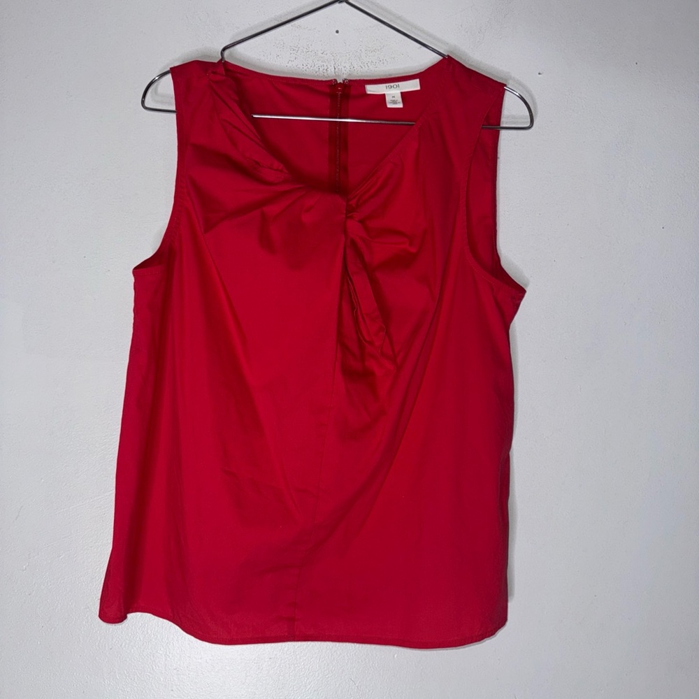 1901 Red Sleeveless Blouse Twist Neck Detail Size Medium